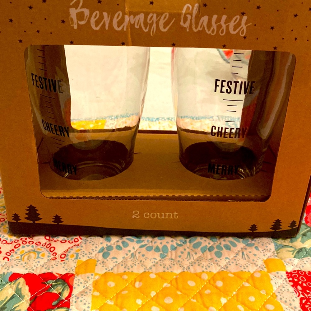 Beverage glasses set of 2 new